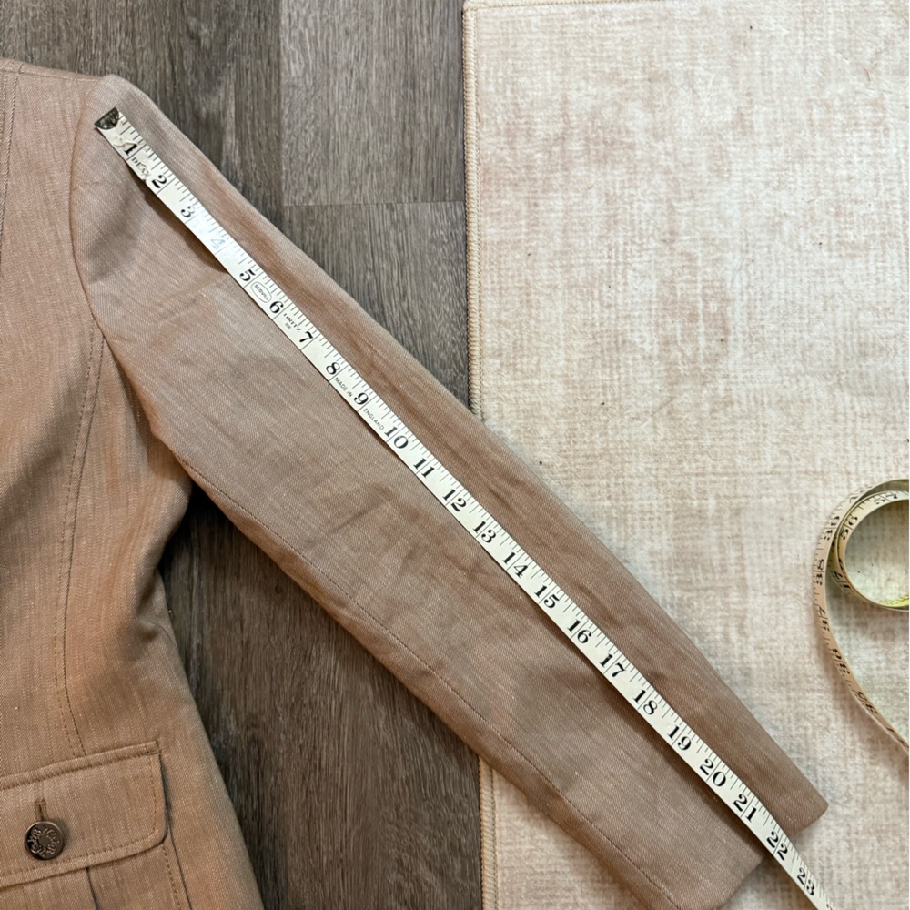 White House Black Market 10P Tan Blazer. Patch pockets excellent condition. - Picture 8 of 14
